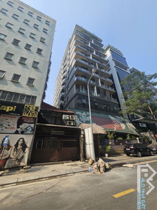 Bán tòa nhà dòng tiền CHDV phố Yên Xá, Thanh Trì DT 311m2 lô góc 2 MT, Giá 79 tỷ.