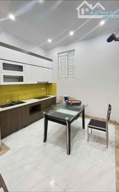 Nhà hàng hiếm-Ngõ rộng, thông, thoáng-Vũ Tông Phan-Thanh Xuân-37m2-4 Tầng-6.2 tỷ