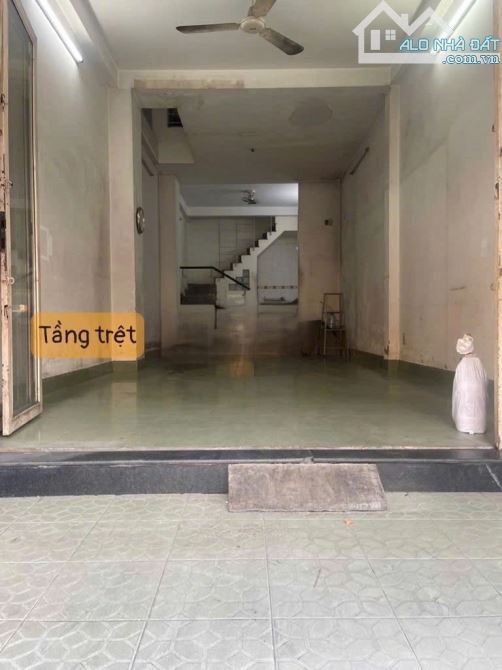 Cho thuê nhà mặt tiền đường Ni Sư Huỳnh Liên Phường 10 Quận Tân Bình