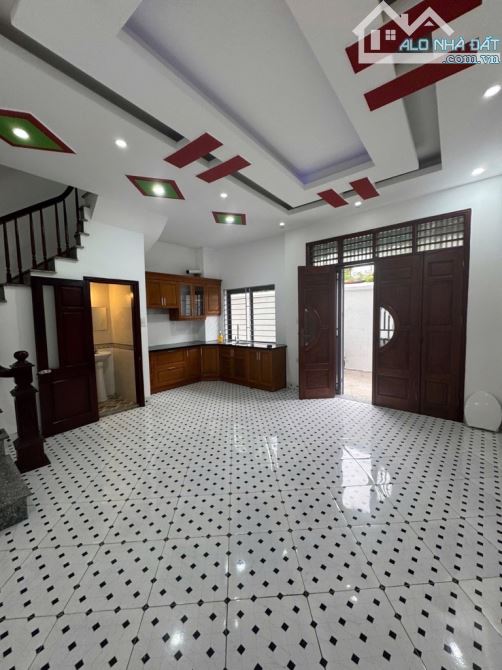 Bán Nhà LA KHÊ -Hà Đông-DÂN XÂY-Ở NGAY-FULL CÔNG NĂNG-OTO ĐỖ , TRÁNH-GIÁ RẺ