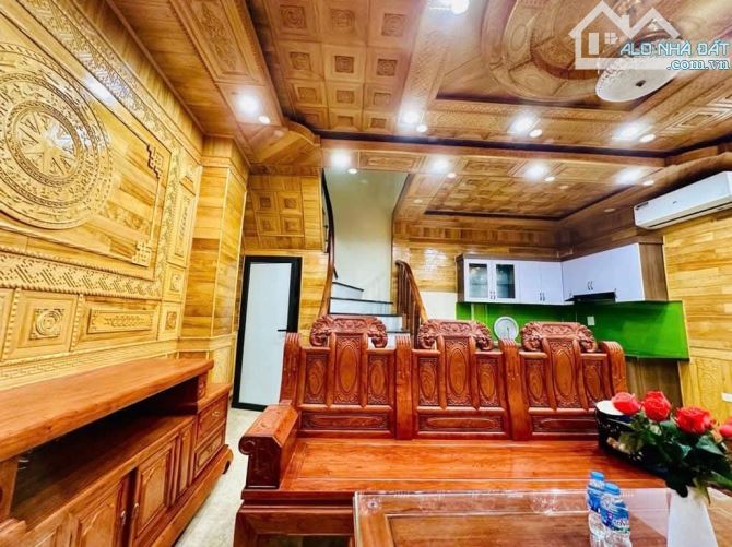 Nhà đẹp,tặng nội thất xịn,ốp gỗ giá chỉ hơn 6 tỷ