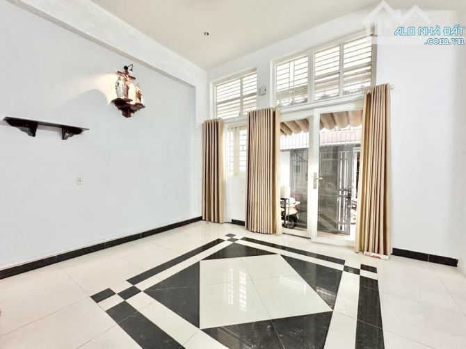 Nhà đẹp Phan Xích Long - 55m2, 4 tầng - Nhỉnh 11 tỷ