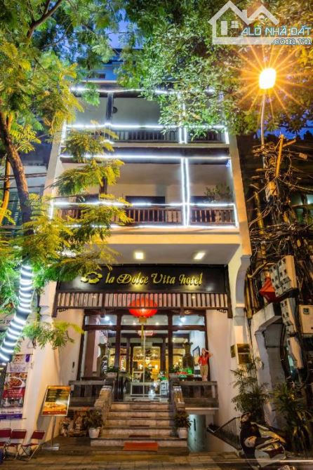 Cần bán Khách sạn 4 Sao Mặt phố Hàng Bồ, Hoàn Kiếm DT: 404m² x 8T x MT: 6,2m.