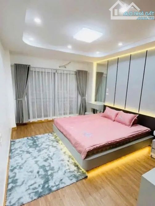 SIÊU HIẾM! BÁN 🏠NHÀ DÂN XÂY PHỐ TRẠM -LONG BIÊN – 40M², 5 TẦNG, GIÁ NHỈNH 5TỶ, GẦN Ô TÔ - 1