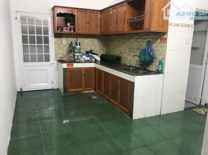 Cho thuê nhà cấp 4 lửng mt 5m5 Hồ Biểu Chánh. Dt 100m2 trục thông sát Phan Đăng Lưu sầm uâ - 1