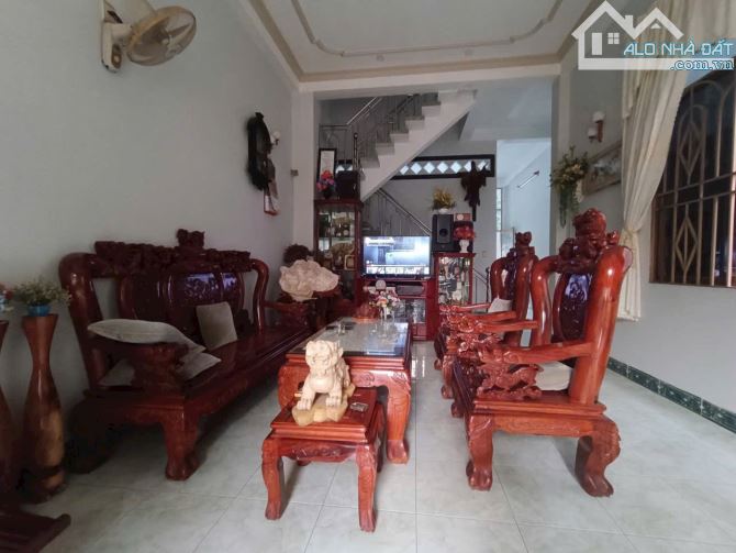 Bán nhà góc 2 mặt tiền đ.Đồng Khởi, 3 tầng. Sổ riêng thổ cư 6,5x20m