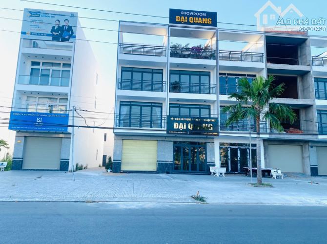 Cho thuê 3 căn nhà trệt 3 lầu mới tại KDC Hồng Loan mặt tiền Quốc lộ 1A có thang máy - 1