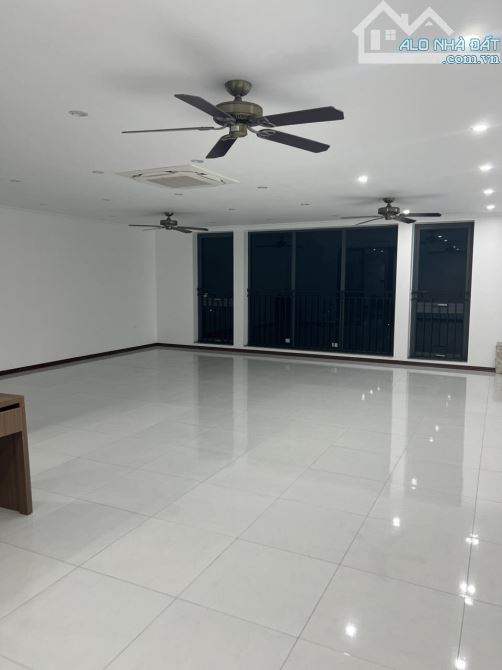 Bán Mặt phố Hồng Tiến 100m2 MT 7m Lô góc Đường 40m Kinh doanh đỉnh - 1