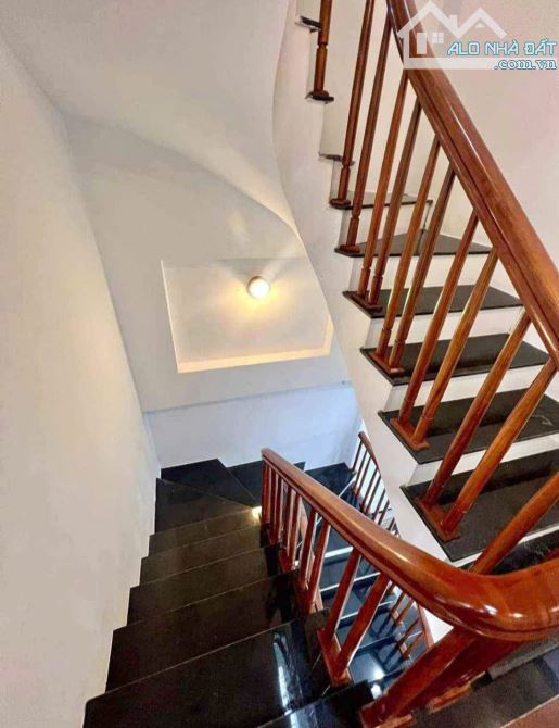 SIÊU HIẾM! BÁN 🏠NHÀ DÂN XÂY PHỐ TRẠM -LONG BIÊN – 40M², 5 TẦNG, GIÁ NHỈNH 5TỶ, GẦN Ô TÔ - 2