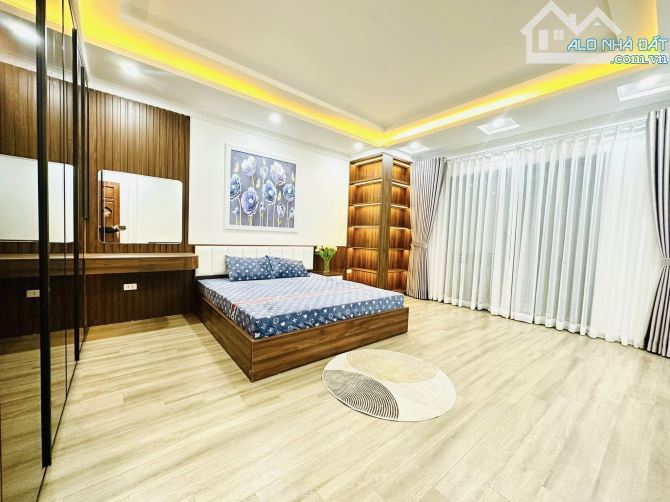 BÁN NHÀ NGUYỄN PHONG SẮC - CẦU GIẤY - 36M² - HƠN 8 TỶ - Ô TÔ QUA NHÀ - 2