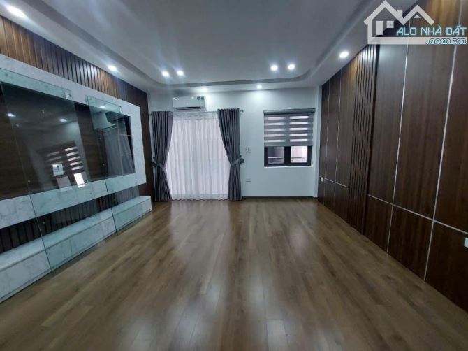 BÁN NHÀ ĐẶNG VŨ HỶ - NHÀ MỚI TINH – DT 40M2 – MT 5,8M. Giá 7,9 tỷ - 3