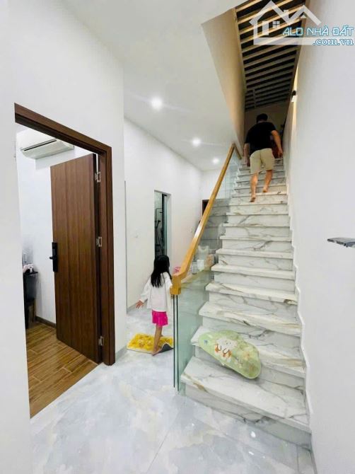 Bán nhà 1 trệt 2 lầu Khu cư xá Phúc Hải, gần Ủy Ban, Công An P.Tân Phong, 82m2, giá 4.7 tỷ - 4