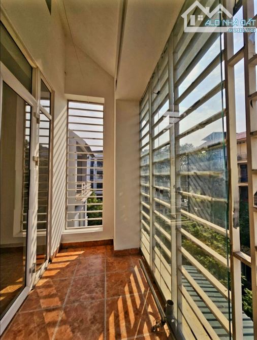 Bán BT khu GoldMark City 136 Hồ Tùng Mậu 104mx4T, MT 8.1m, vỉa hè, phân lô ô tô, KD, 35 tỷ - 4