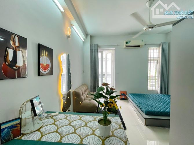 Căn hộ studio tách bếp Full nội thất, có ban công, sofa gần vòng xoay Lăng Cha Cả - 4