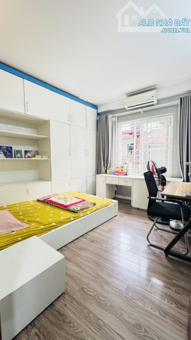🌟🌟🌟 PHÙNG CHÍ KIÊN, TRUNG TÂM CẦU GIẤY - LÔ GÓC - OTO VÀO NHÀ-20M OTO TRÁNH, CHỈ 11 TỶ - 5