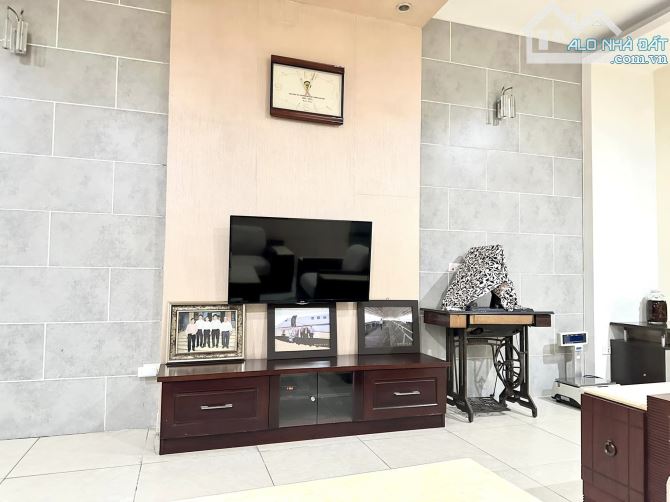 PHÂN LÔ NGUYỄN KHÁNH TOÀN, 2 MẶT NGÕ OTO KINH DOANH 10m RA MẶT PHỐ, 50m2 MT 4.7m 15 Tỷ - 5
