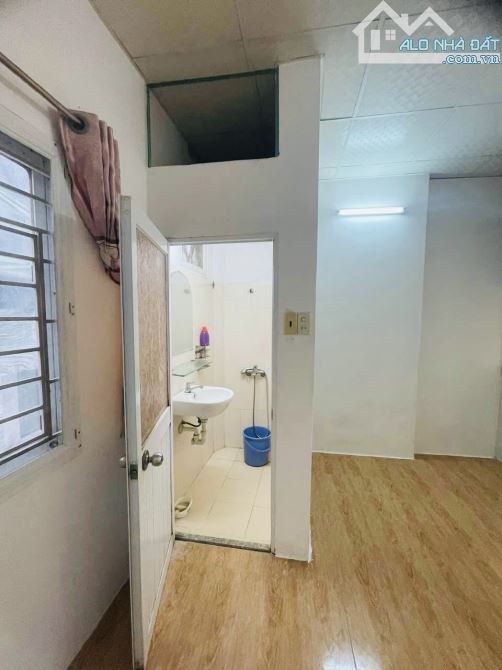 XE TẢI 2 CHIẾC ĐỖ TRƯỚC NHÀ ĐÊM NGÀY- CÁCH MẶT TIỀN 1 CĂN NHÀ NHỎ🏡 HƠN 100M2 ĐẤT GIÁ - 6