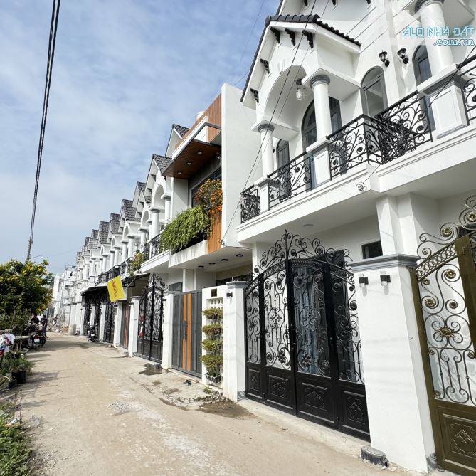 NHÀ TRỆT LỮNG HIỆN ĐẠI XÂY MỚI 3PN LỚN LỘ Ô TÔ TỚI NHÀ- GẦN TRUNG TÂM Đ.NGUYỄN VĂN LINH - 1