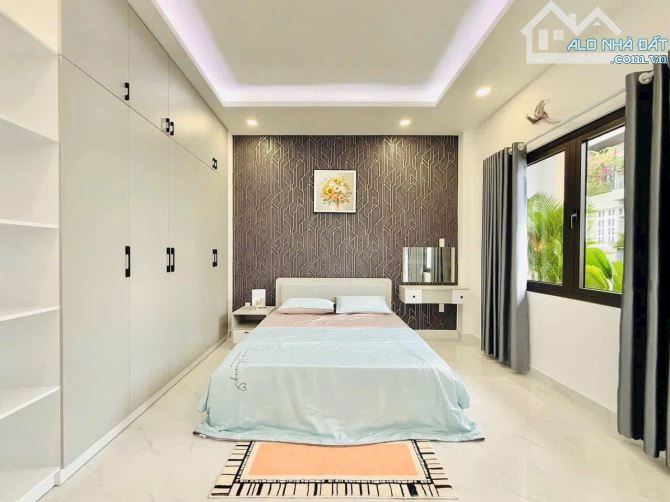 Nhà đẹp 1 trệt 2 lầu 60m2 ngay Hoà Bình, Tân Phú. Giá: 3 Tỷ 090. SHR, hẻm ô tô 5m thông - 9