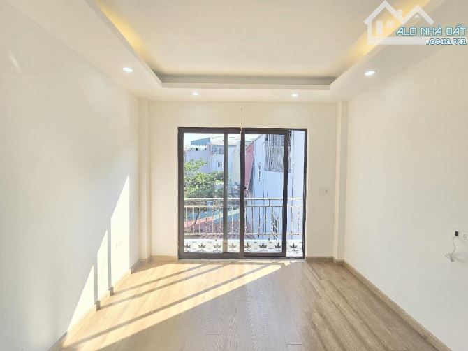 NHÀ ĐẸP 3 TẦNG X 54M2 Ô TÔ VÀO NGŨ HIỆP THANH TRÌ 5 TỶ Căn nhà đẹp trên con ngõ thông ô tô