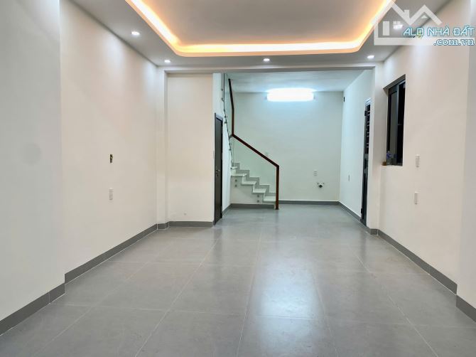 Bán nhà 3 tầng Trần Nguyên Hãn, Lê Chân.42,7m2.Ngõ 3,3m.Chỉ 3 tỷ45