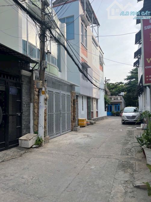 HẺM XE TẢI 6M - 3 TẦNG - 95M2 - 6M x 16M - NGAY CHỢ TÂN TRỤ - COOP MART - SÂN BAY