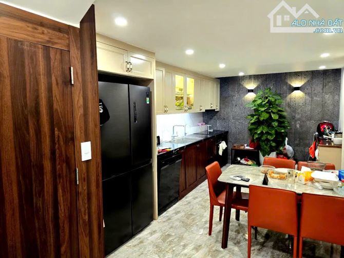 TỨ LIÊN, TÂY HỒ. 60M2 4 TẦNG MT 4,5M GIÁ 15,5 TỶ- MẶT NGÕ OTO TRÁNH- NGÕ THÔNG - KINH