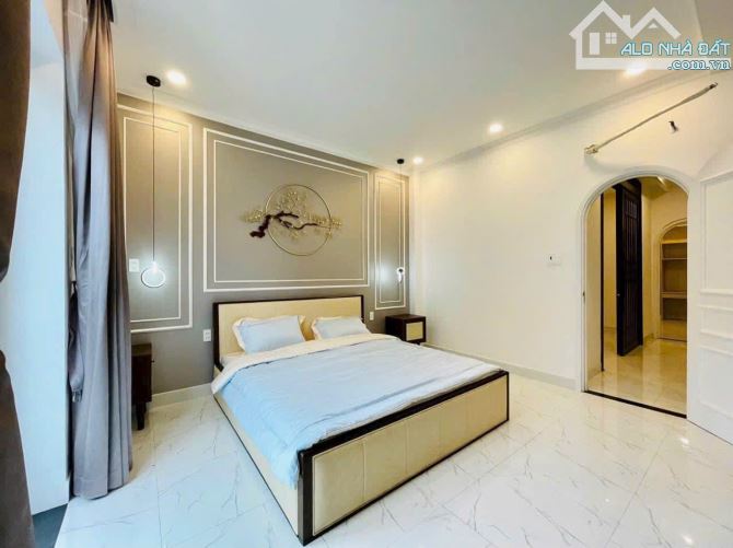 Hàng rẻ cuối năm. Nhà 54m² hẻm 5m THÍCH QUẢNG ĐỨC,xây 1 trệt 3 lầu. Giá 2 tỷ 250, SHR - 10