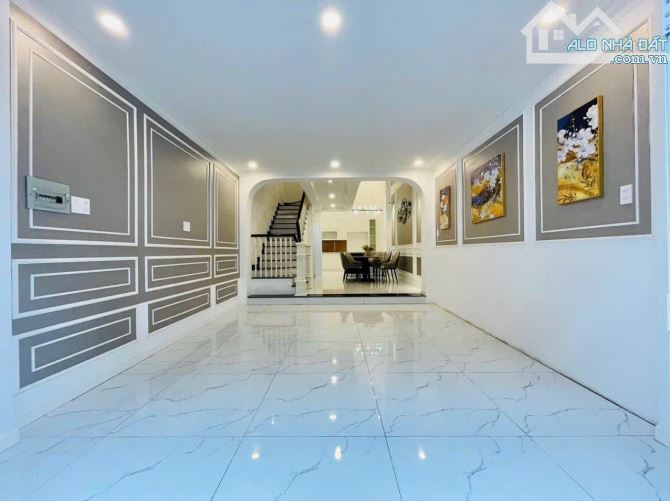 Hàng rẻ cuối năm. Nhà 54m² hẻm 5m THÍCH QUẢNG ĐỨC,xây 1 trệt 3 lầu. Giá 2 tỷ 250, SHR - 1