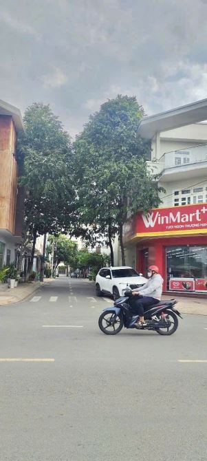 HOT! Bán đất D2D đường D20, gần VinMart chỉ 5 tỷ 950 - 2