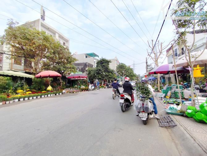 Đất mặt đường Hoàng Minh Thảo, 57m, MT 4.2m, vị trí siêu đẹp, gần CHợ Hàng, Giá 7.4 tỉ - 2