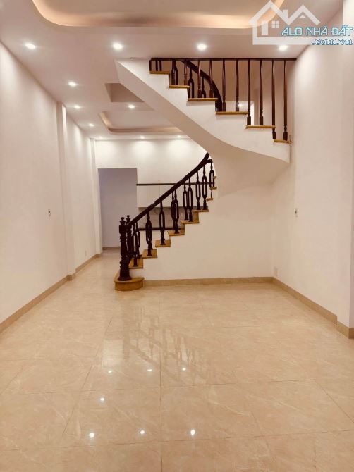 TÔI CẦN BÁN NHÀ TRẦN KHÁT CHÂN 60M2 , 5 TẦNG NGÕ OTO GIÁ 7TỶ7 - 3