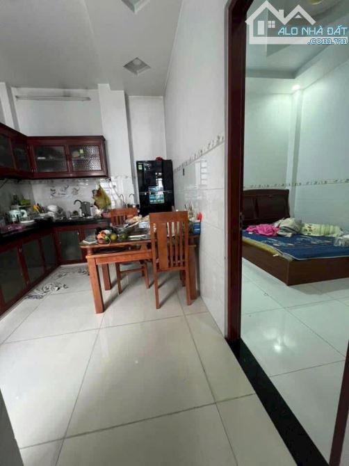 HẺM XE TẢI 6M - 3 TẦNG - 95M2 - 6M x 16M - NGAY CHỢ TÂN TRỤ - COOP MART - SÂN BAY - 4