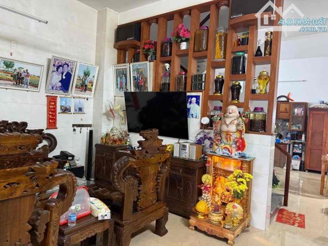 CĂN HỘ 4 TẦNG DT 75 TRIỆU/1THANG CÓ 30P ĐƯỜNG PHAN VĂN ĐỊNH DT 290M2 NGANG 8.5M CHỈ 15.5 T - 4