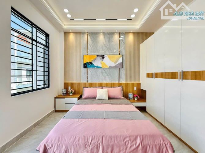 Sở hữu căn nhà đẹp 60m2 ngay Đồng Nai, Quận 10 giá 3 Tỷ 150. Vị trí đắc địa, hẻm ô tô 6m - 9