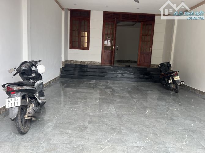 Bán nhà mặt tiền kinh doanh Giải Phóng- Tân Thành ngay chợ