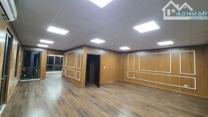 Cho thuê tầng 1 biệt thự Dương Nội làm văn phòng hoàn thiện đẹp, có chỗ ô tô - 15tr