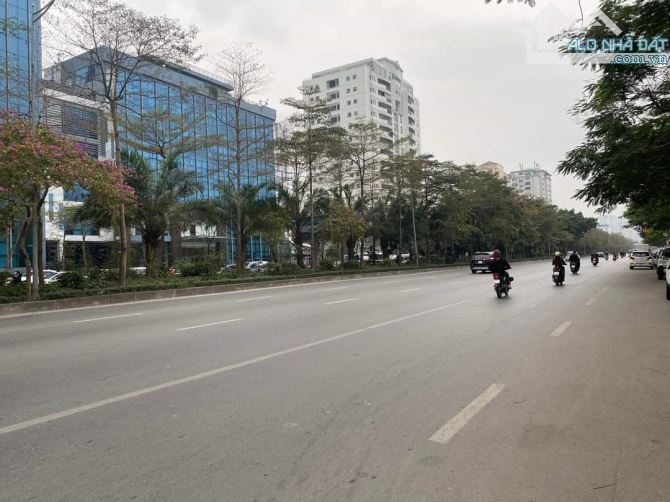 Bán tòa Building tuyệt đẹp view trọn Hồ Tây, 500m2 đầy đủ hoàn công, giá bán thỏa thuận