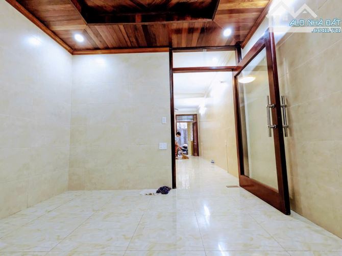 Bán nhà tập thể 60m2 tầng 1 cách 15m ra đường Láng ô tô đỗ cửa ở, cho thuê kinh doanh tốt - 11