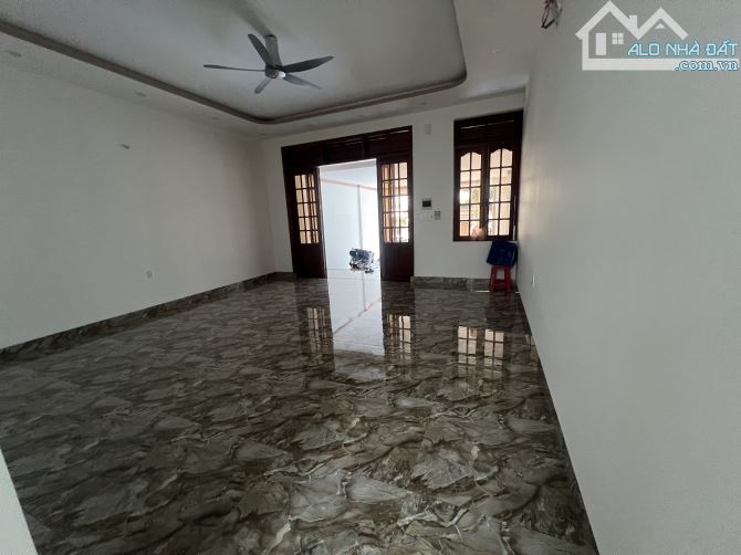 Bán nhà mặt tiền kinh doanh Giải Phóng- Tân Thành ngay chợ - 1