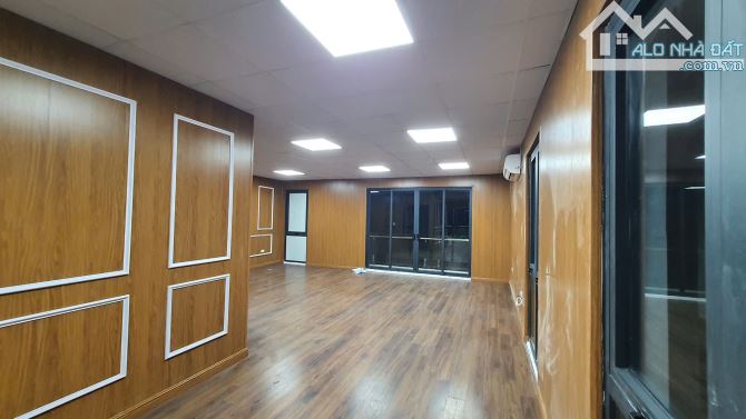 Cho thuê tầng 1 biệt thự Dương Nội làm văn phòng hoàn thiện đẹp, có chỗ ô tô - 15tr - 1