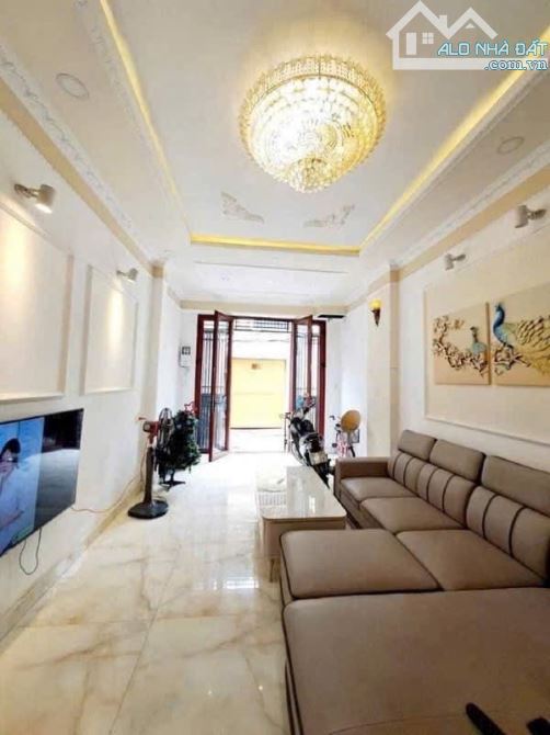 Q7: HẺM XE TẢI. CẠNH PMH, 50M2. 3LẦU. KHÔNG LỘ GIỚI, HOÀN CÔNG ĐỦ - 1