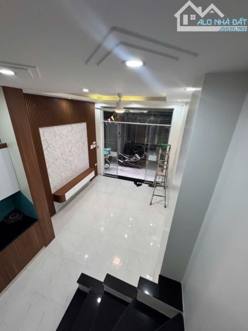 Trung Tâm Quận-NGÕ THÔNG-OTO TRÁNH, DỪNG ĐỖ-TIỆN ÍCH BẠT NGÀN-GIAO THÔNG THUẬN TIỆN-GIÁ RẺ - 1
