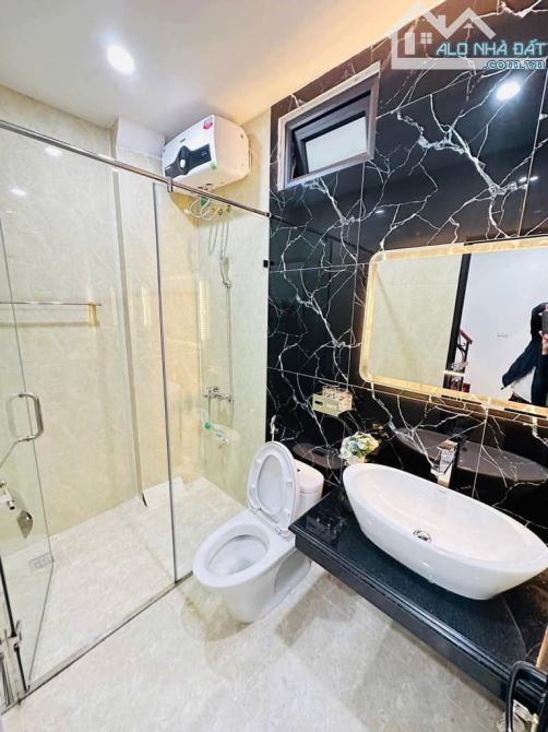 Cho thuê nhà ngõ ô tô phố Linh Lang 60m2 4 phòng ngủ giá thương lượng - 1