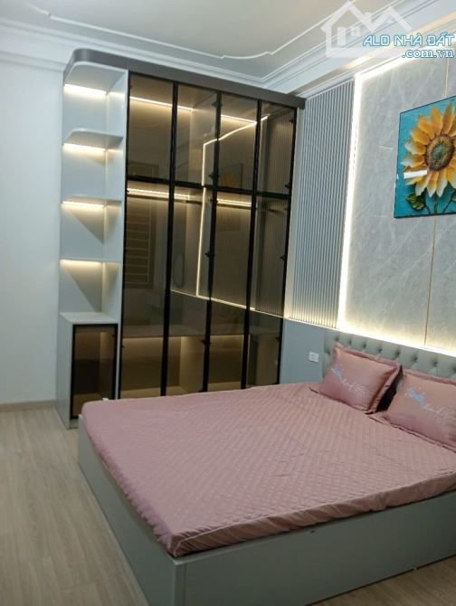 ⚠️ Gần 30m2 nhà đẹp Cầu Giấy - 20m (1 ngoặt) ra Ô tô dừng đỗ - Chỉ 5,xx Tỷ - 14