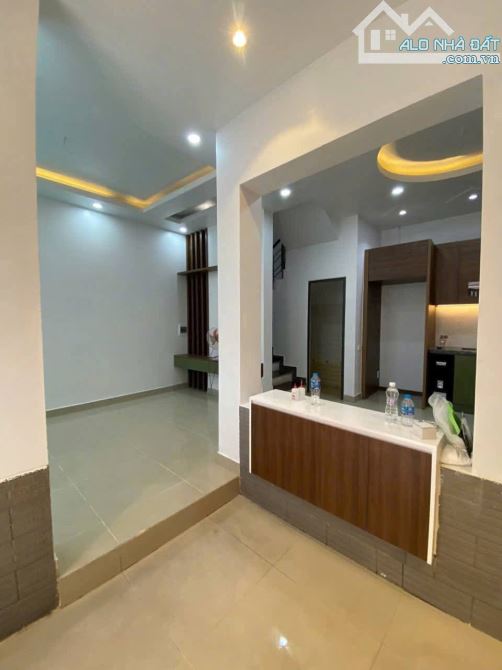 Bán nhà Mặt Đường Cao Thắng , Hạ Lý GIÁ  6 ty3 - 2