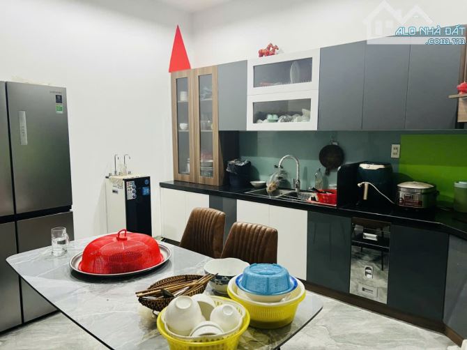GIÁ KHÁ TỐT ! BIỆT THỰ ở MẶT TIỀN gần BIỂN NON NƯỚC: 156m² 6,5mx24m - 2 TẦNG 3 PN 3 WC - 2