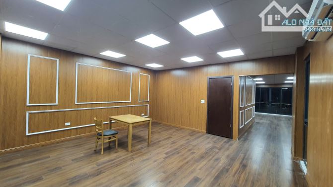 Cho thuê tầng 1 biệt thự Dương Nội làm văn phòng hoàn thiện đẹp, có chỗ ô tô - 15tr - 3
