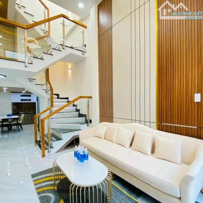 Nhà bán mới đẹp, vào ở liền, 1 sẹc, 3 tầng, 35m2, phạm văn bạch, tân bình, nhỉnh 4ty - 4