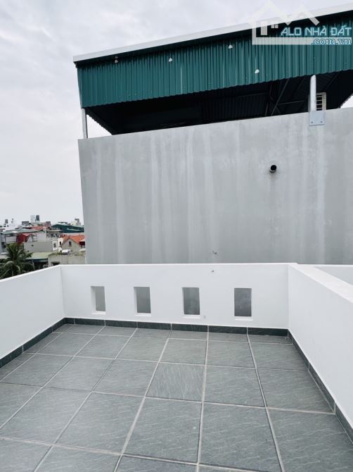 Nhà đẹp phố Nguyễn Sơn, DT 44.8m², ô tô vào tận cửa, giá chỉ 4.9 tỷ - 5